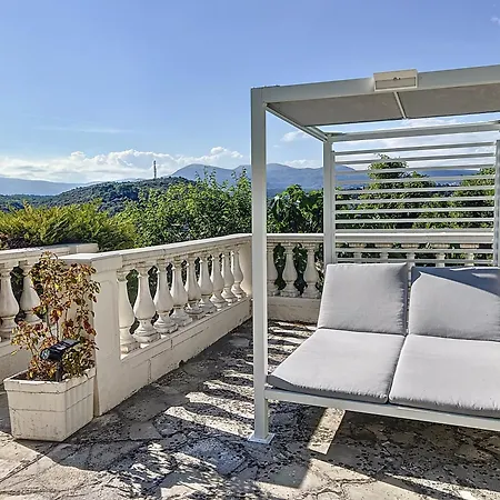 Villa Amazing View For Your Holidays *