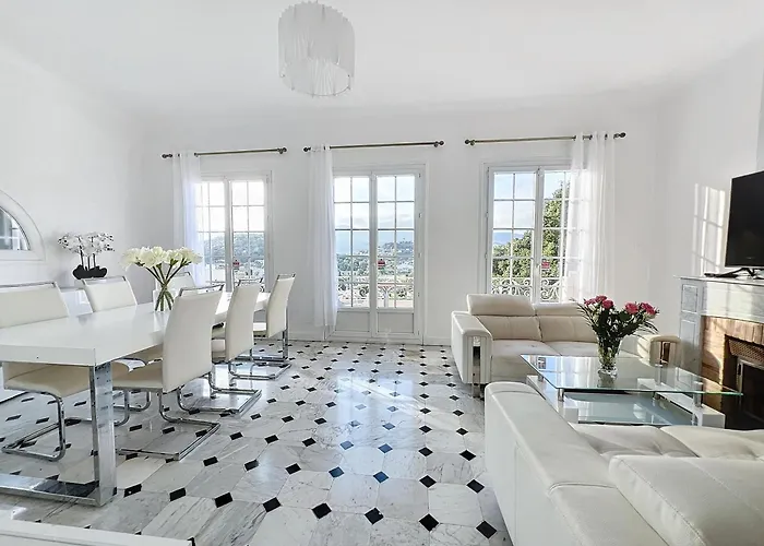 Villa Amazing View For Your Holidays Villeneuve-Loubet
